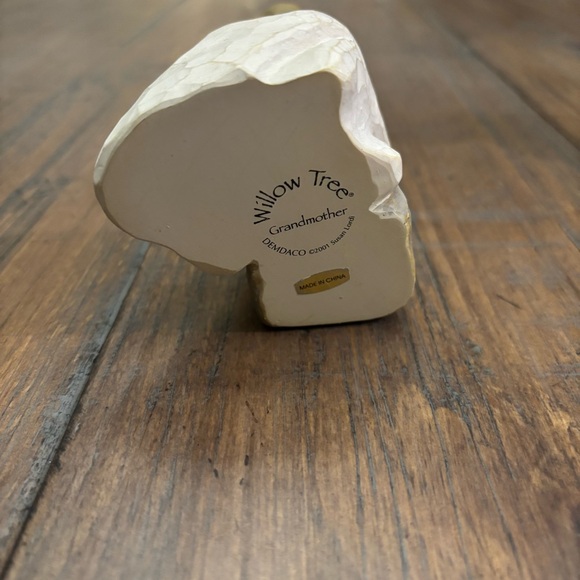 Willow Tree Grandfather and Grandmother figurine set - Picture 7 of 16